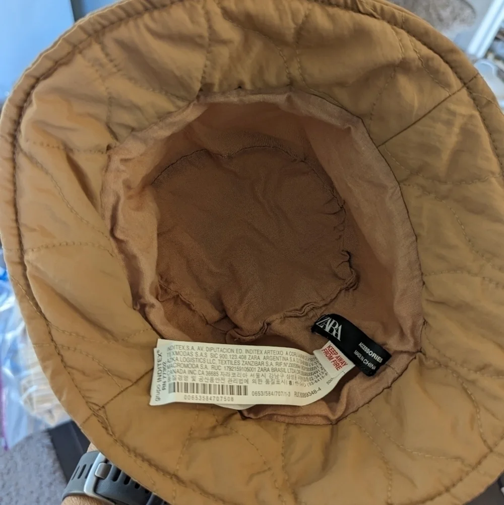 Zara Unisex  Kids Tan Quilted Puffy Stitched Bucket Hat
